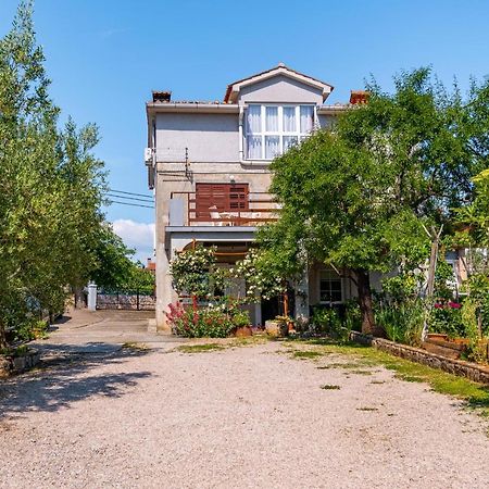 Apartments And Rooms With Parking Space Skrbcici, Krk - 21231 Buitenkant foto