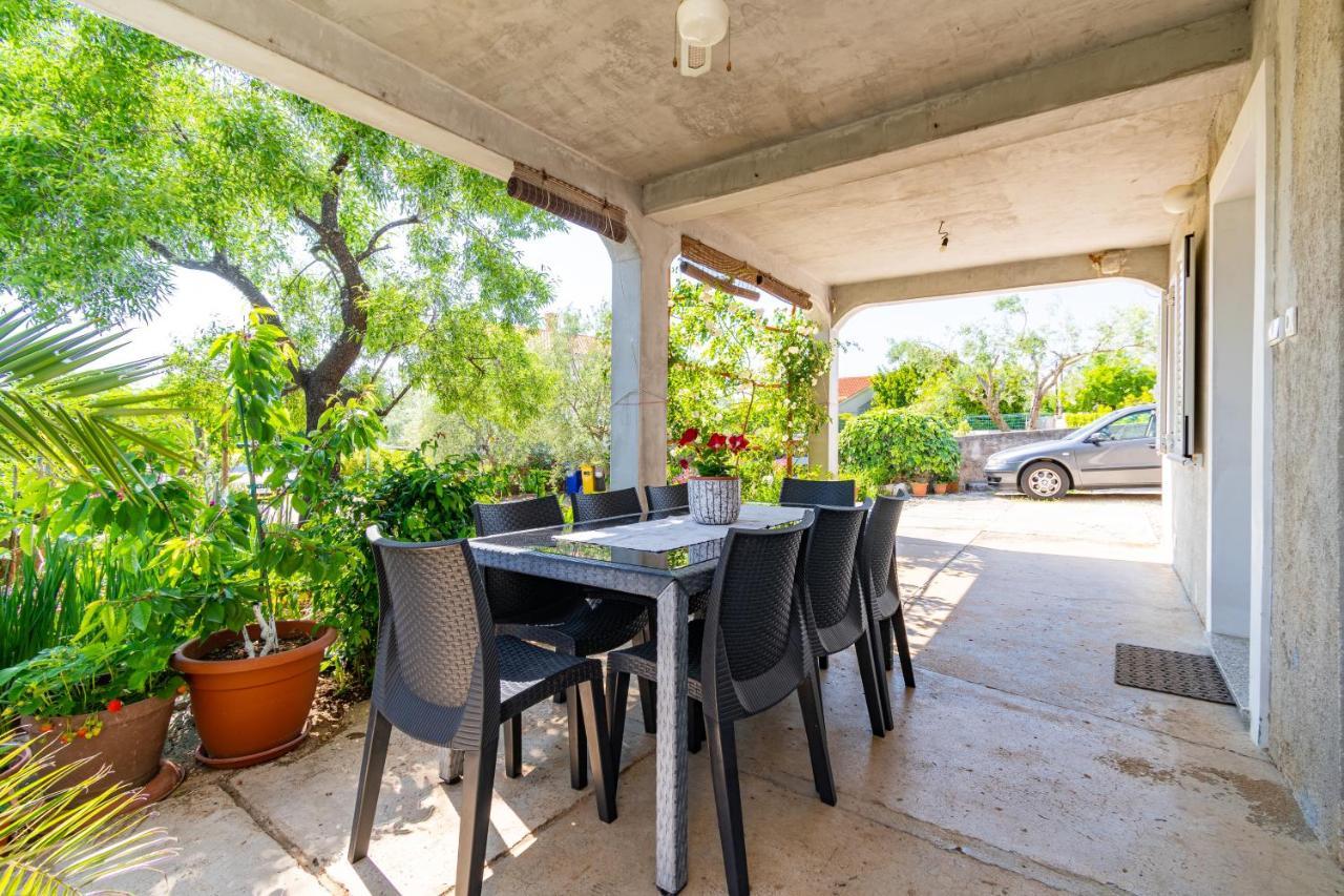 Apartments And Rooms With Parking Space Skrbcici, Krk - 21231 Buitenkant foto