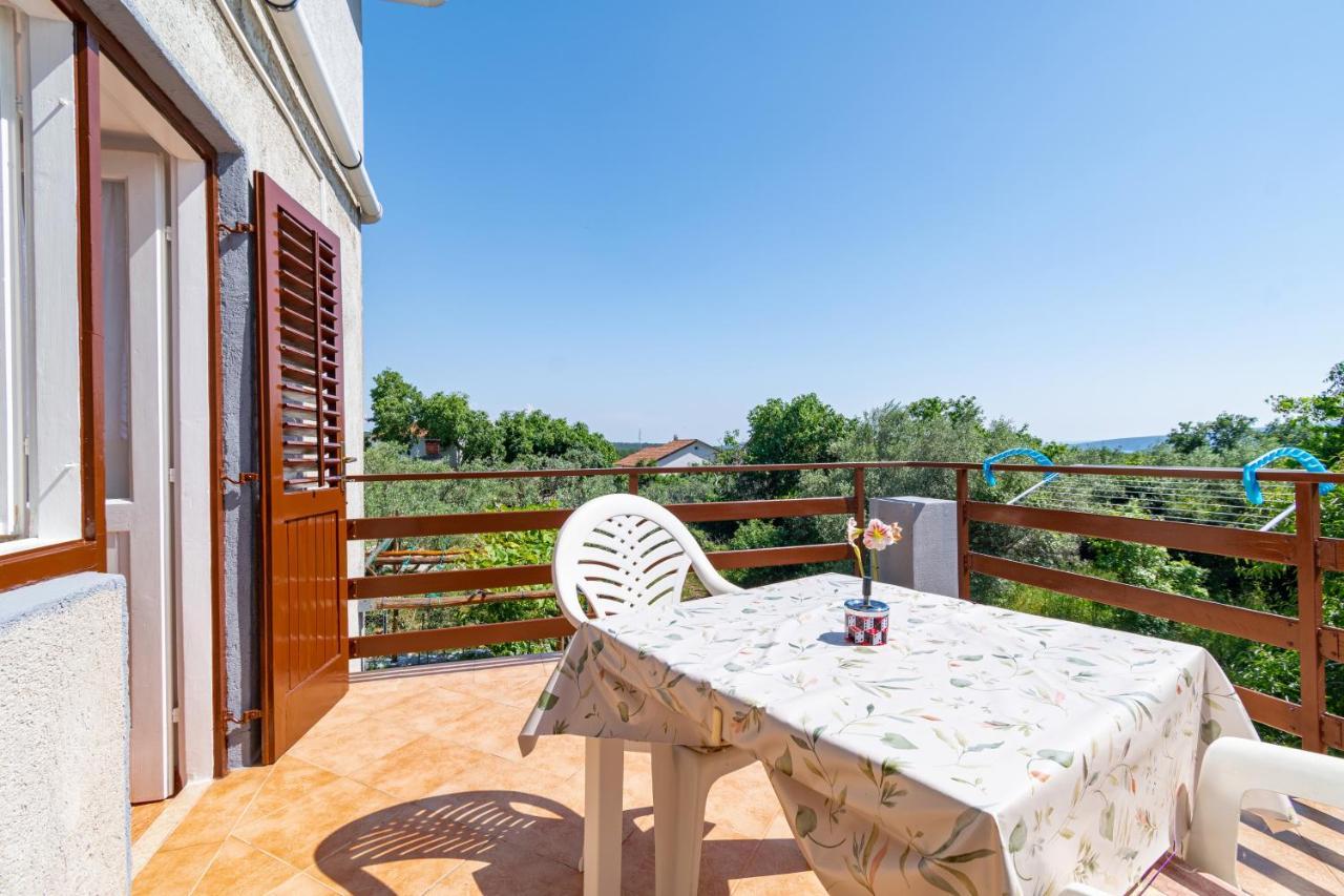 Apartments And Rooms With Parking Space Skrbcici, Krk - 21231 Buitenkant foto