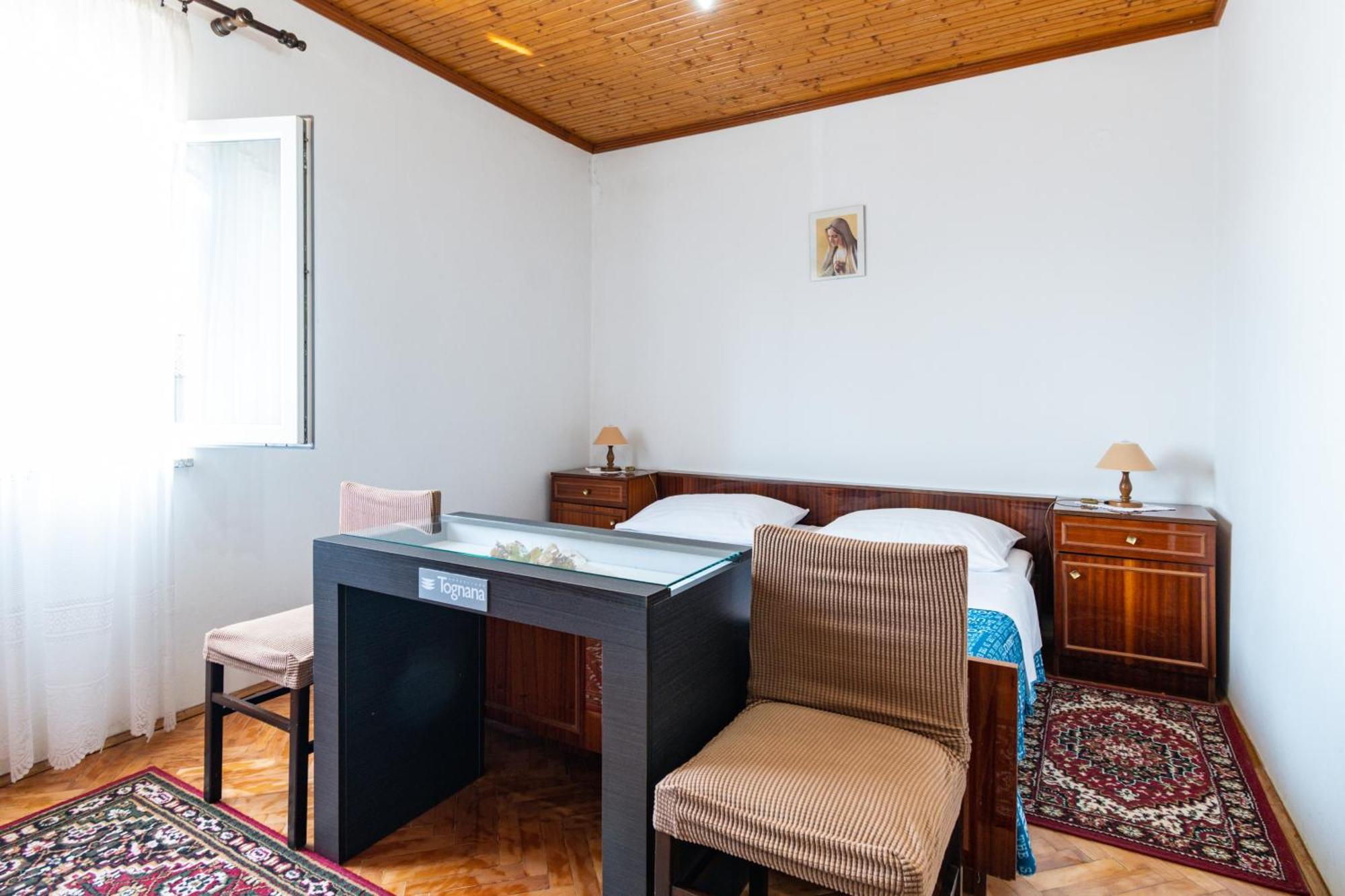 Apartments And Rooms With Parking Space Skrbcici, Krk - 21231 Buitenkant foto