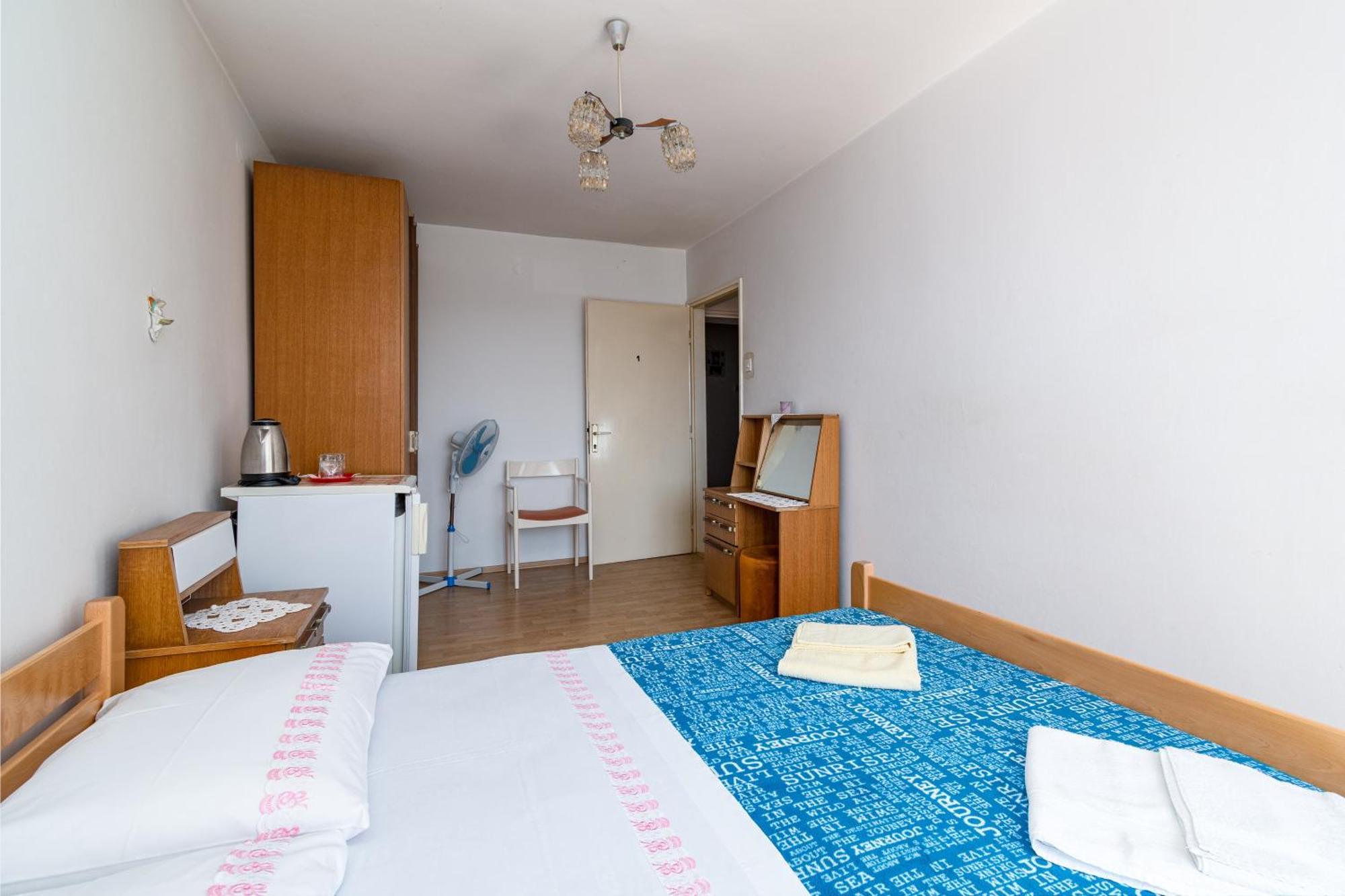 Apartments And Rooms With Parking Space Skrbcici, Krk - 21231 Kamer foto