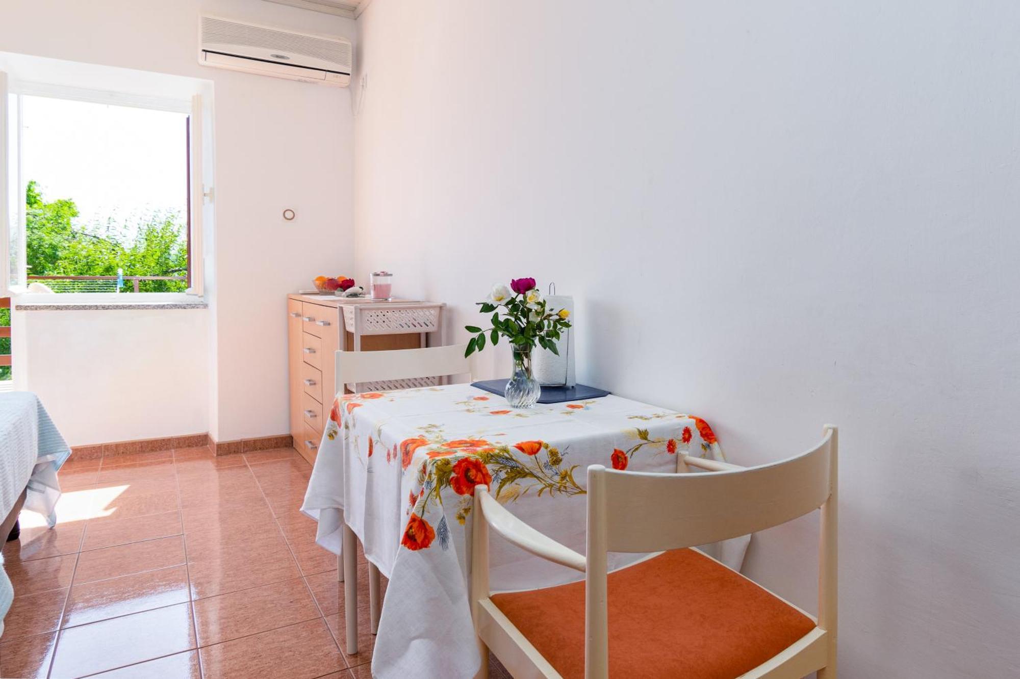 Apartments And Rooms With Parking Space Skrbcici, Krk - 21231 Kamer foto